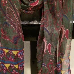NWOT LARGE FASHION SCARF